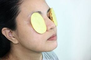 използването на картофи за подмладяване около очите
